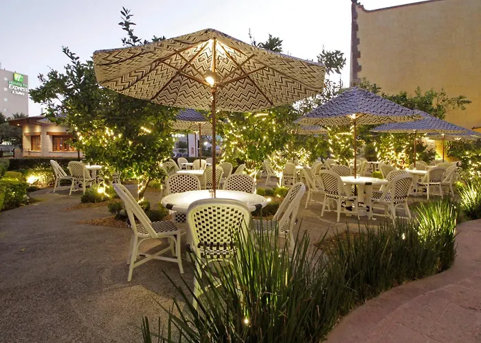 Holiday Inn Express & Suites Queretaro By Ihg